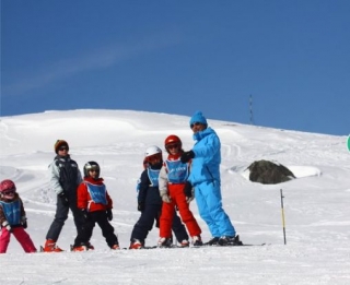  Children's skiing in Val Thorens 